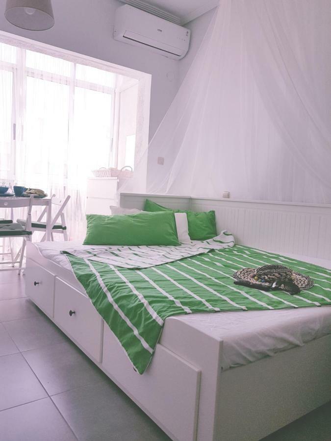 Cosy Studio Apartment In Torrevieja Buitenkant foto