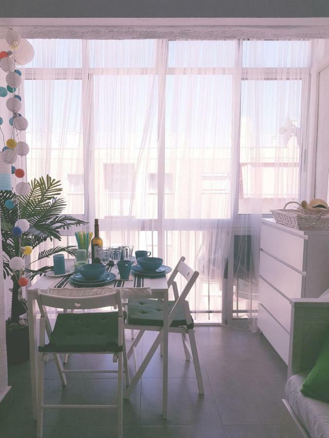 Cosy Studio Apartment In Torrevieja Buitenkant foto