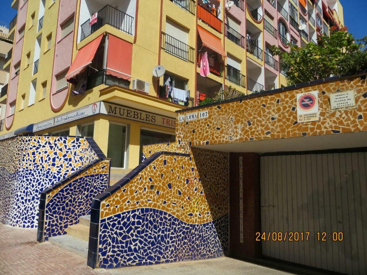 Cosy Studio Apartment In Torrevieja Buitenkant foto