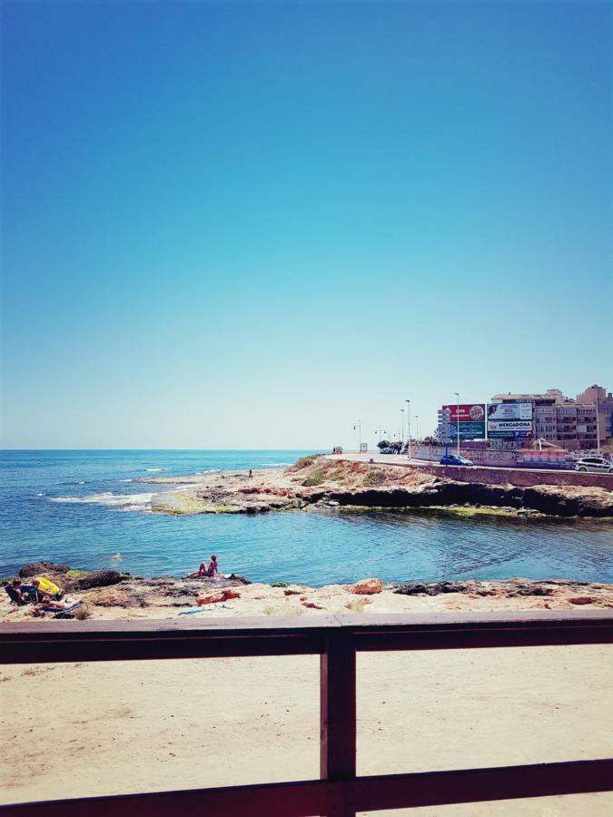 Cosy Studio Apartment In Torrevieja Buitenkant foto